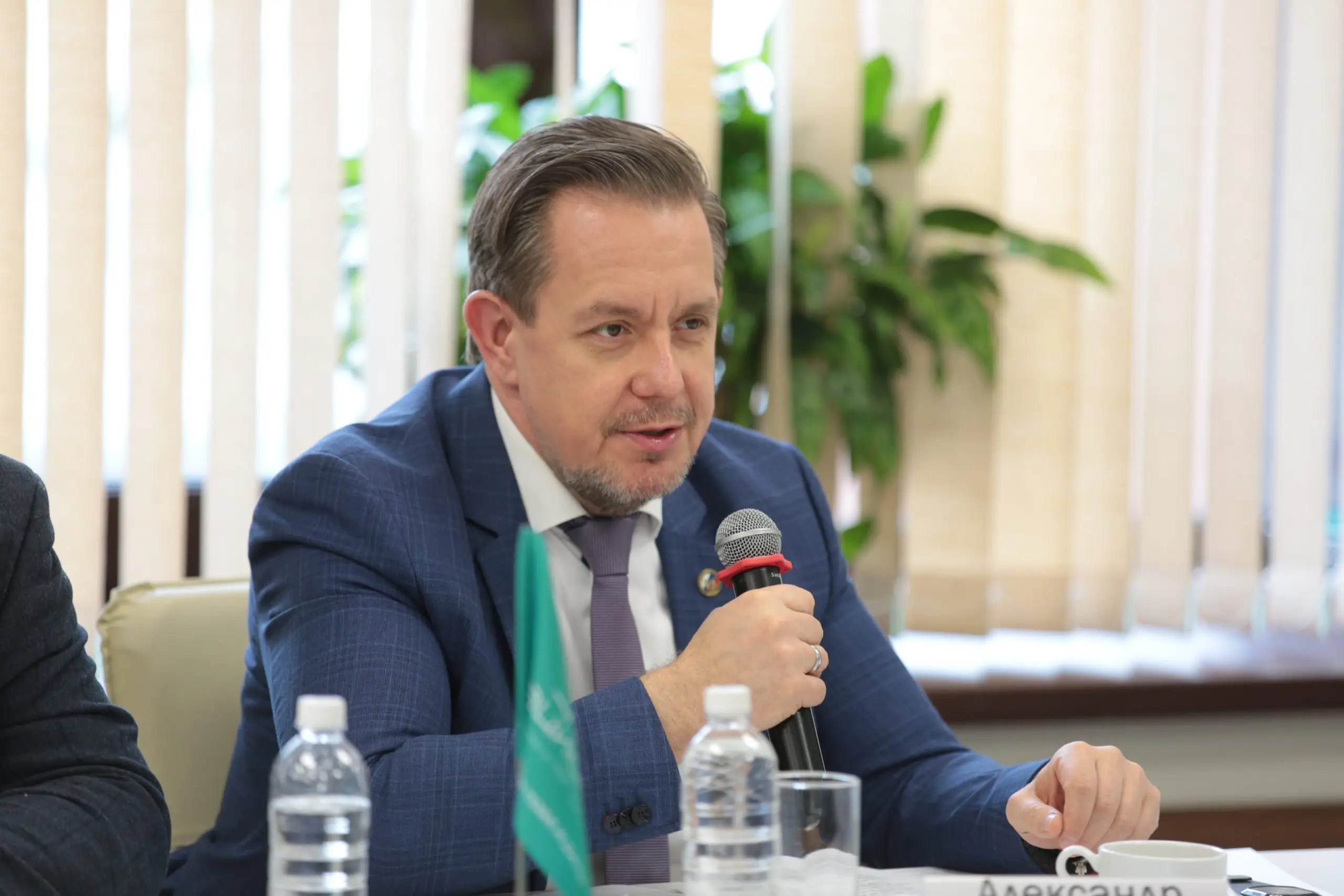 Александр Асафов принял участие в экспертной дискуссии о доступе детей к соцсетям