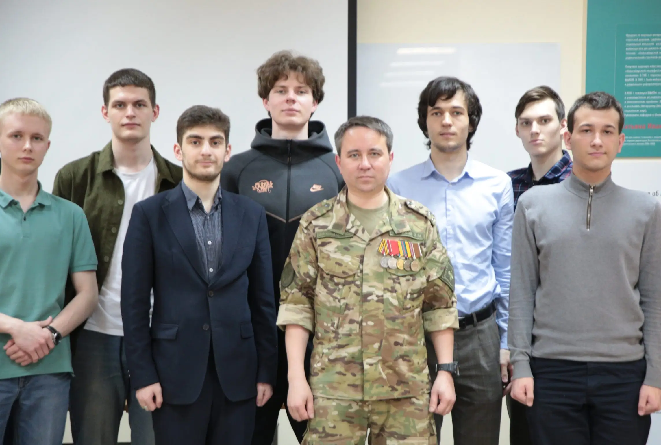 Участник СВО Эльдар Шарипов обсудил со студентами Финансового университета развитие отрасли авиационных беспилотных систем