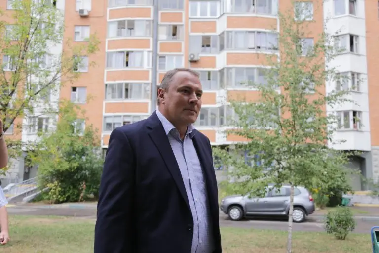 Депутат Госдумы Петр Толстой: в ЮВАО комплексно обустроят более 200 общественных пространств и дворов