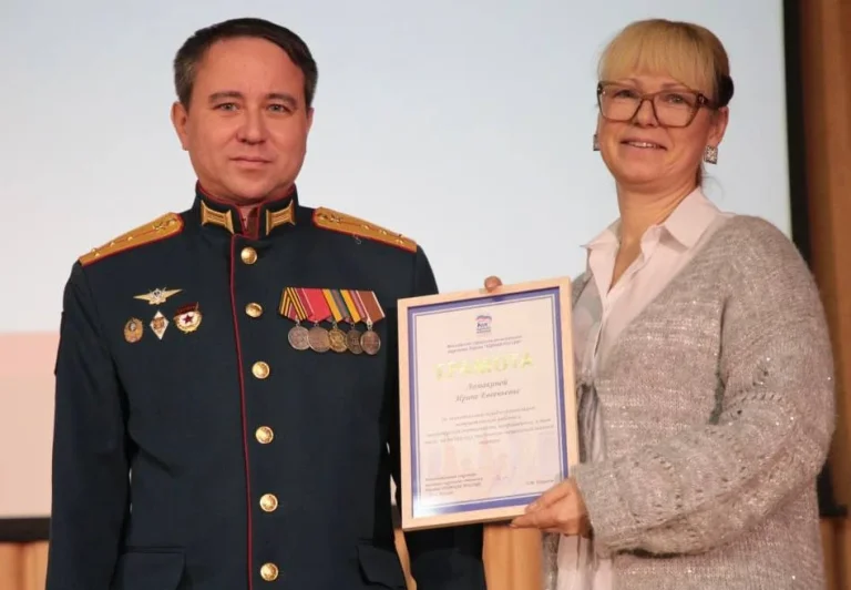 Участник СВО Эльдар Шарипов посетил школу № 2100