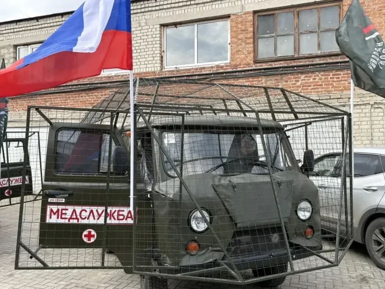 Пётр Толстой передал в Белгороде санитарные УАЗики полку № 1431