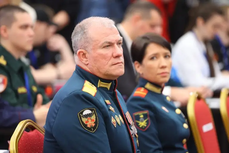 Участники СВО и общественные деятели написали «Диктант Победы» на Поклонной горе
