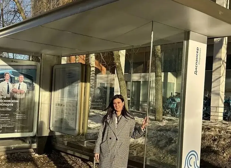 На остановке «Диспансер» в Обручевском районе появился долгожданный остановочный павильон
