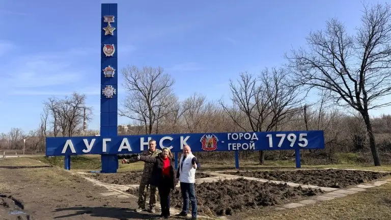 Депутат МГД Ирина Слуцкая доставила гуманитарную помощь бойцам в Донецк и Луганск