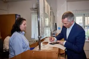 Журналист Олег Леонов пригласил москвичей поддержать инициативу вернуть скульптуры зданию на Тверской улице