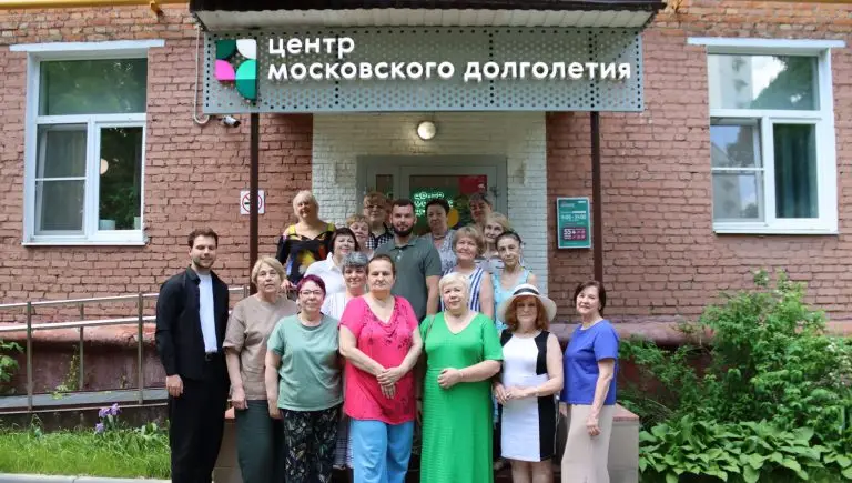 Руководитель Московской ассоциации ветеранов СВО Владислав Гусев рассказал о проекте «Мост поколений» на встрече в центре долголетия Бабушкинского района