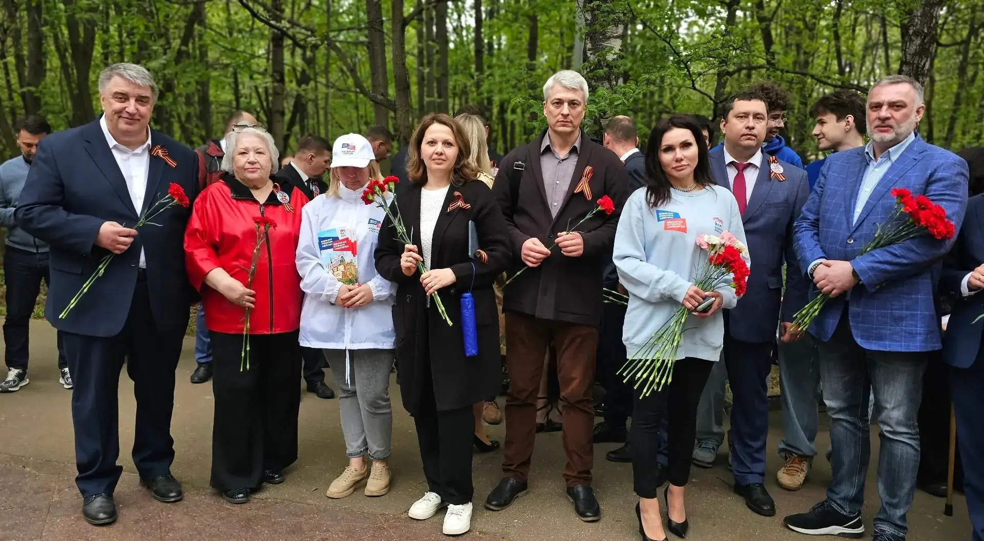 Памятная акция у мемориала работникам завода Хруничева прошла в Филевском Парке