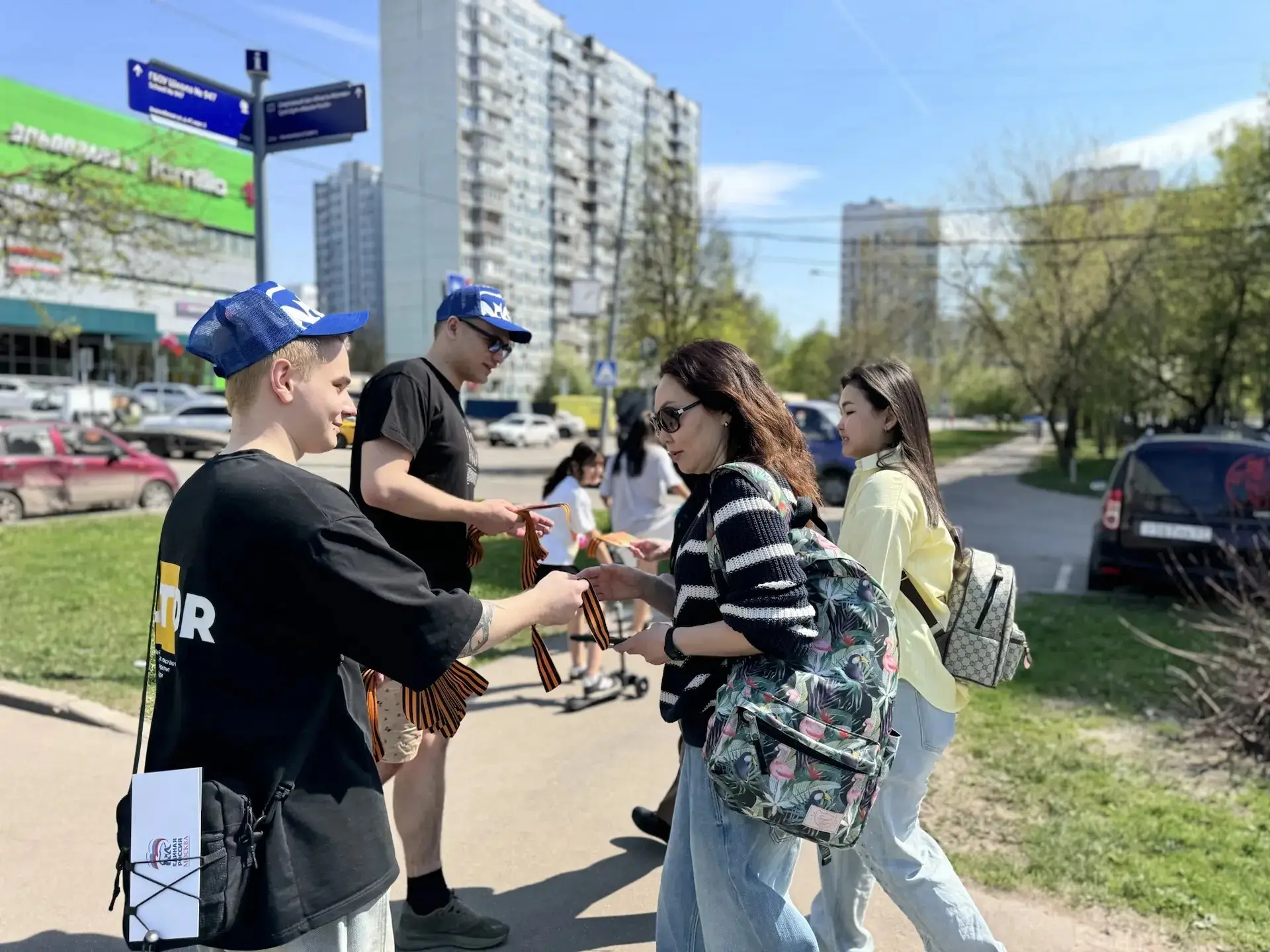 «Единая Россия» провела патриотические акции ко Дню Победы во всех округах Москвы