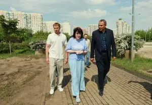 Вице-спикер Госдумы Петр Толстой проверил ход благоустройства двух парков на юго-востоке столицы