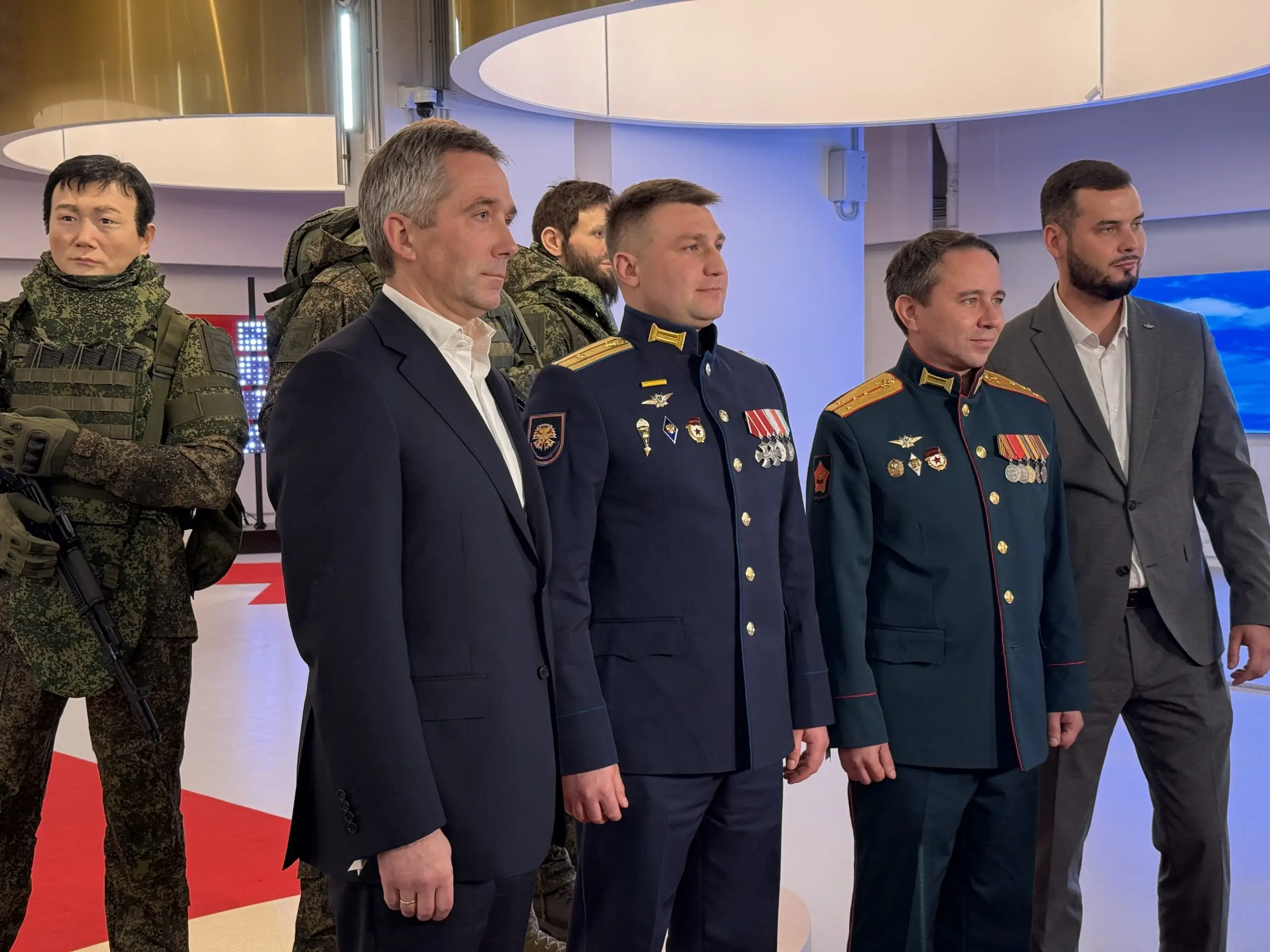 В «Зарядье» открылся музей реалистичных фигур российских знаменитостей