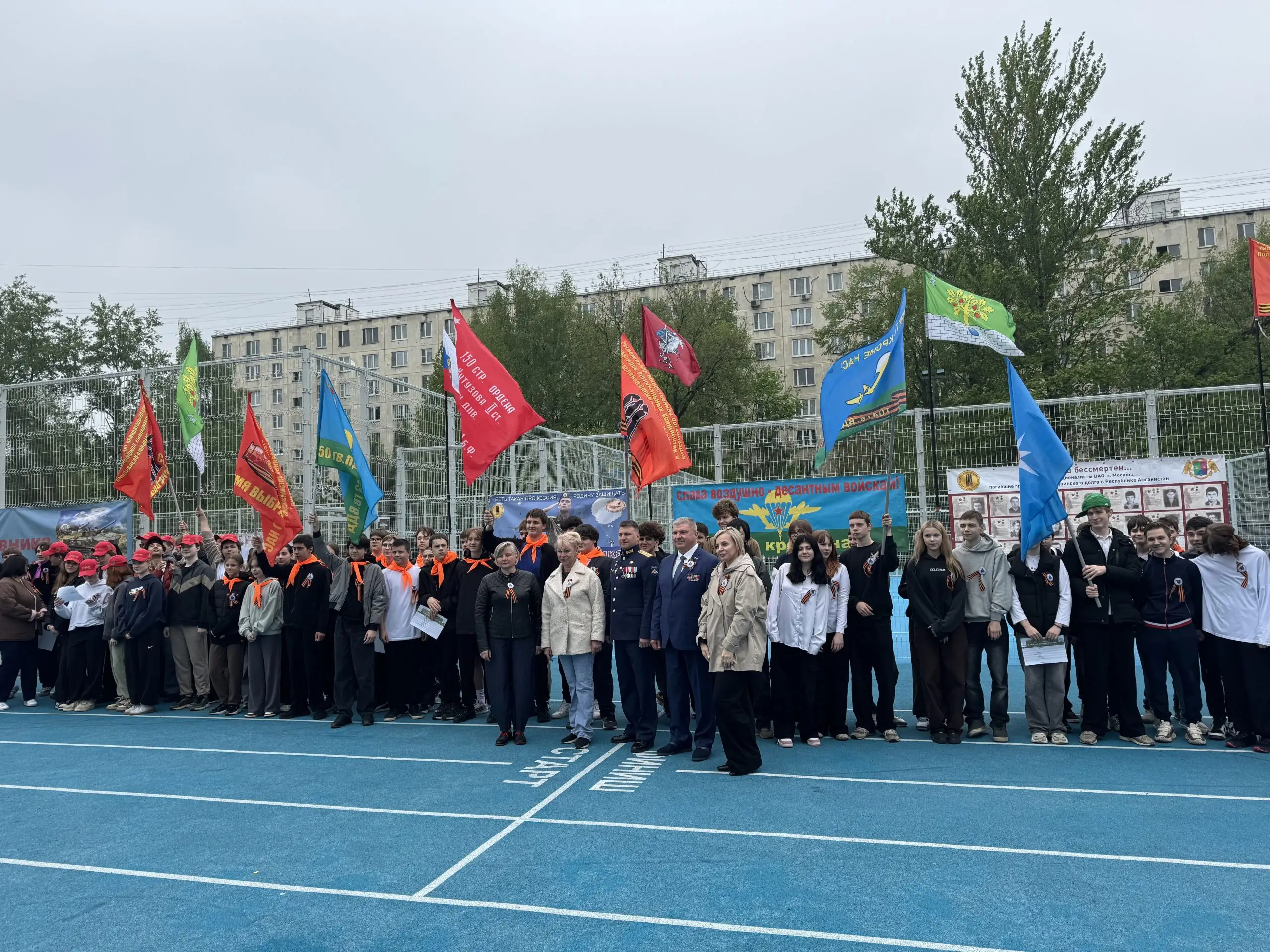 Ветеран СВО Эдуард Шонов принял участие в патриотическом мероприятии для школьников в Вешняках