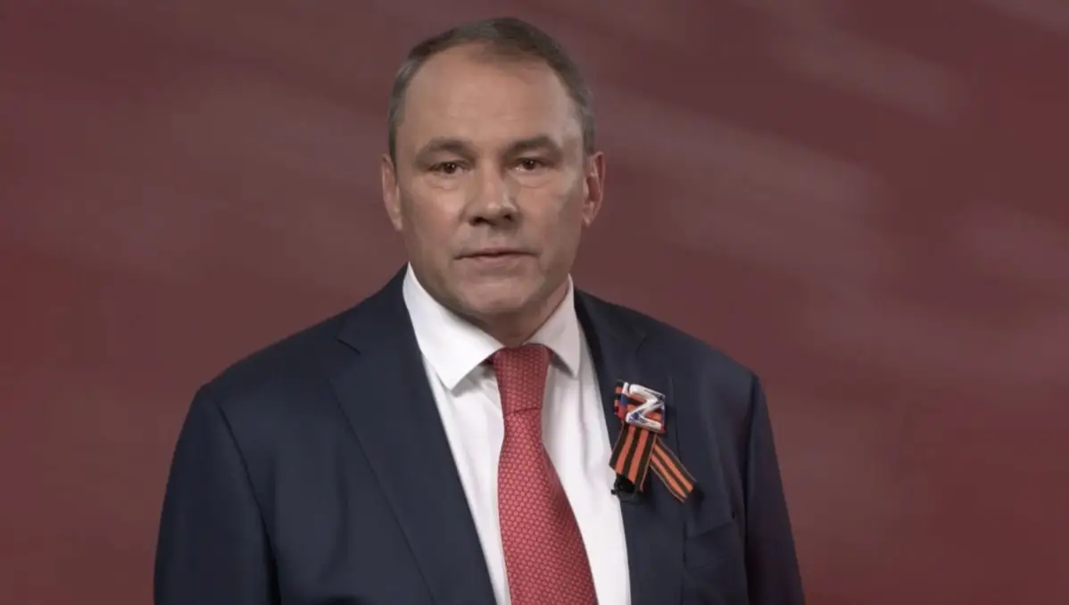 Вице-спикер Госдумы Петр Толстой поздравил москвичей старшего поколения с Днем Победы
