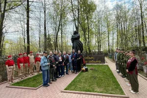 Ветеран боевых действий Эдуард Шонов принял участие в мемориальной акции на Перовском кладбище в районе Вешняки