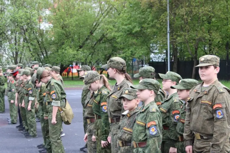 Герой России Эдуард Казымов поздравил победителей военно-патриотической игры в Южном Тушино