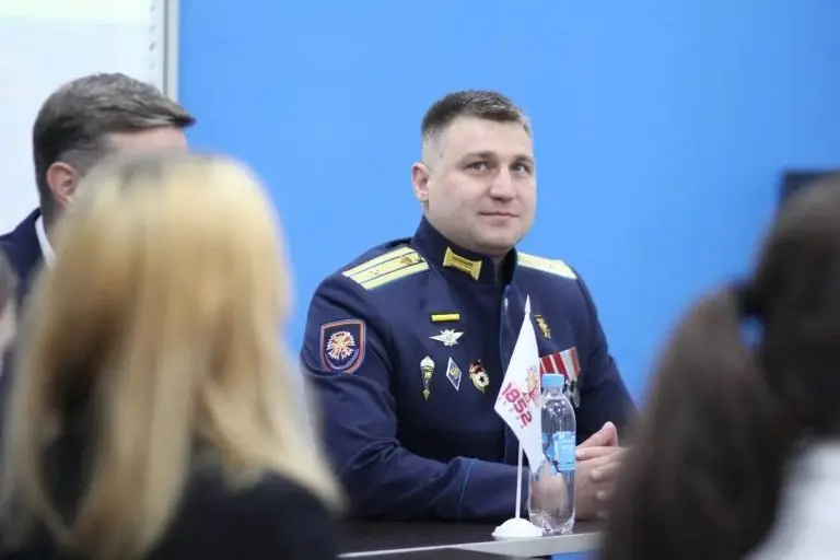 В школе №1852 прошла встреча с участником СВО в рамках проекта «Мой героический район»