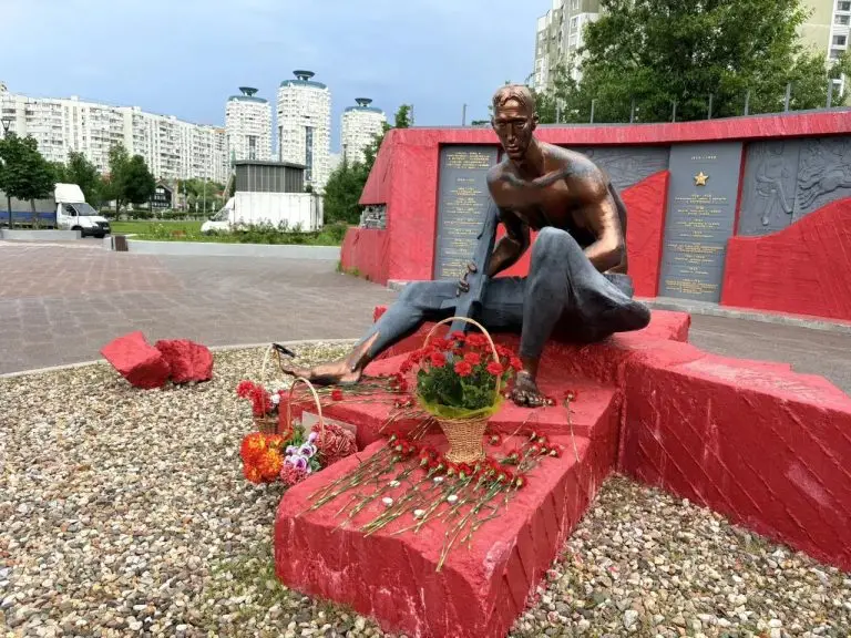 Вице-спикер Госдумы Петр Толстой: в ЮВАО прошли патриотические акции ко Дню памяти и скорби