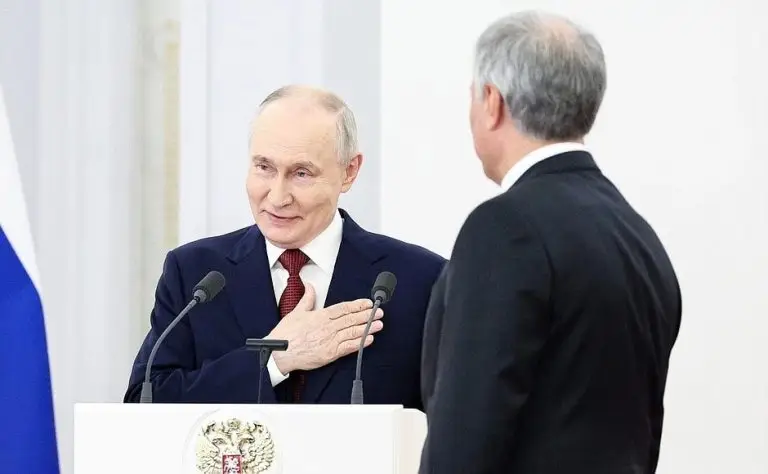 Владимир Путин вручил государственные награды депутатам Госдумы восьмого созыва