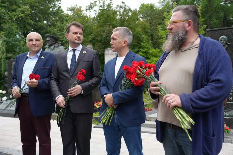 Мемориал героя Великой Отечественной войны Евгения Преображенского на Новодевичьем кладбище предложили признать объектом культурного наследия