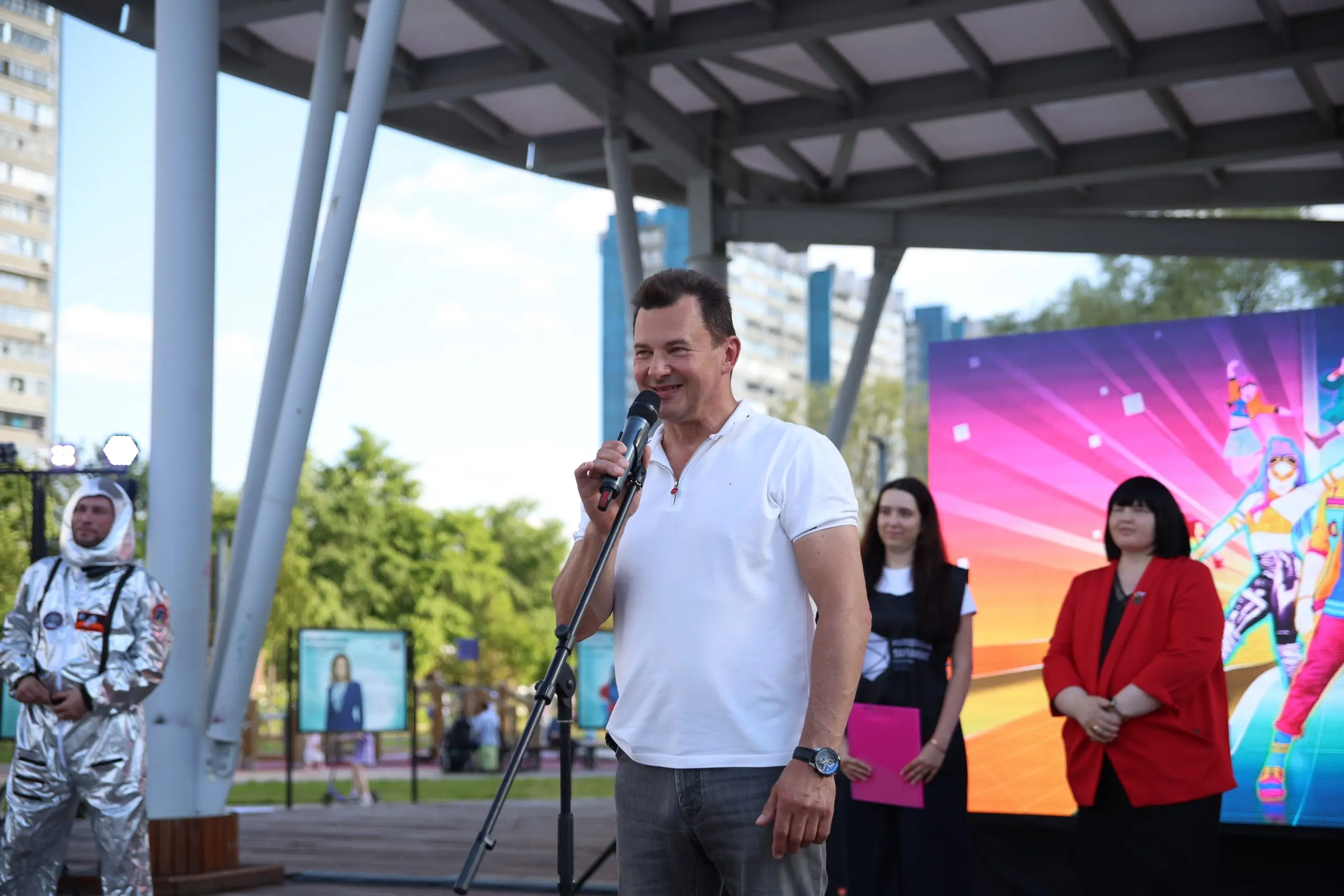 Серия открытых тренировок со спортсменами пройдет до конца лета в Южном и Юго-Западном округах столицы