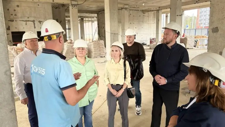 Депутат Госдумы Дмитрий Саблин: строительство поликлиники в Филимонковском районе ведется с опережением графика