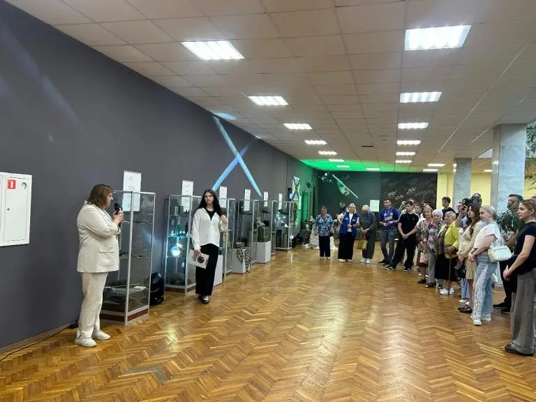 Патриотическую экскурсию для молодежи с посещением выставки о спецоперации организовали на юго-востоке столицы