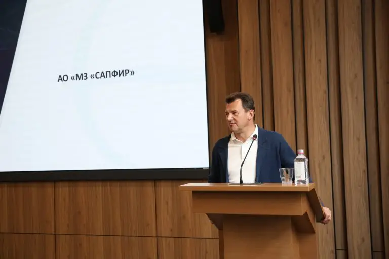 На Московском заводе «Сапфир» обсудили подготовку кадров для нацпроекта «Космос»
