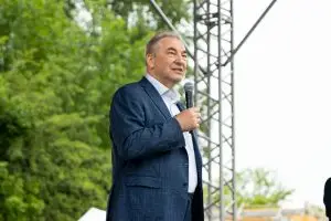 Торжественное мероприятие, посвященное Дню семьи, любви и верности, прошло в Измайловском парке