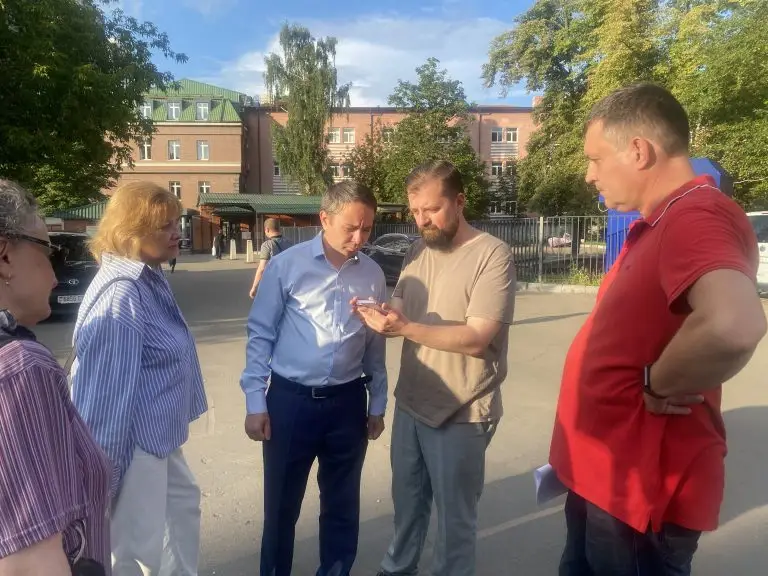 Жители севера столицы предложили создать парковочную зону на Хорошевском шоссе