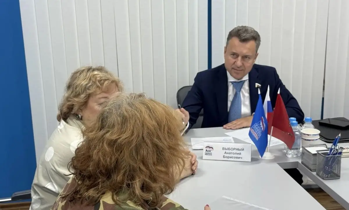 Анатолий Выборный провел прием граждан