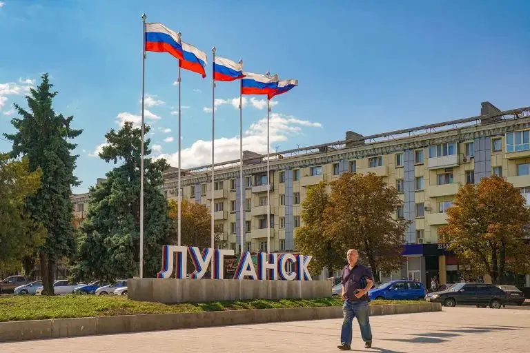 Московские службы восстанавливают инфраструктуру Донецка и Луганска — Собянин