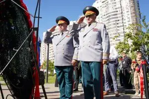 Свыше 200 человек приняли участие в открытии Аллеи Героев Отечества в парке 70-летия Победы
