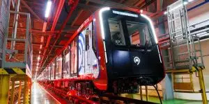 Собянин: Обновление метро Москвы развивает транспортное машиностроение России