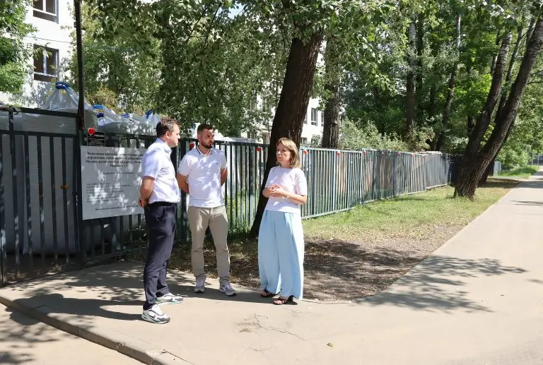 Ход ремонта школы № 281 в Бабушкинском районе оценили участники общественной инспекции