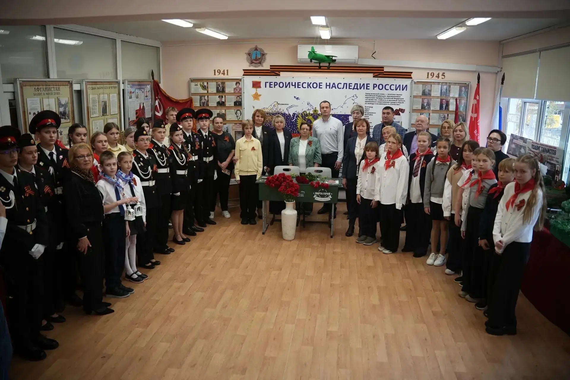 В школе № 2117 открыли «Парту Героя» в память о выпускнике Максиме Шмытове