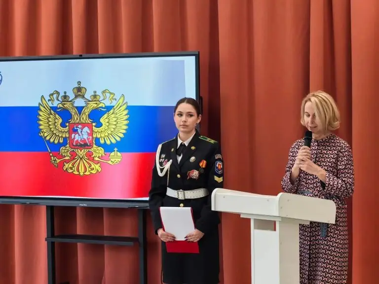 В школе №609 Зеленограда открыли «Парту Героя»