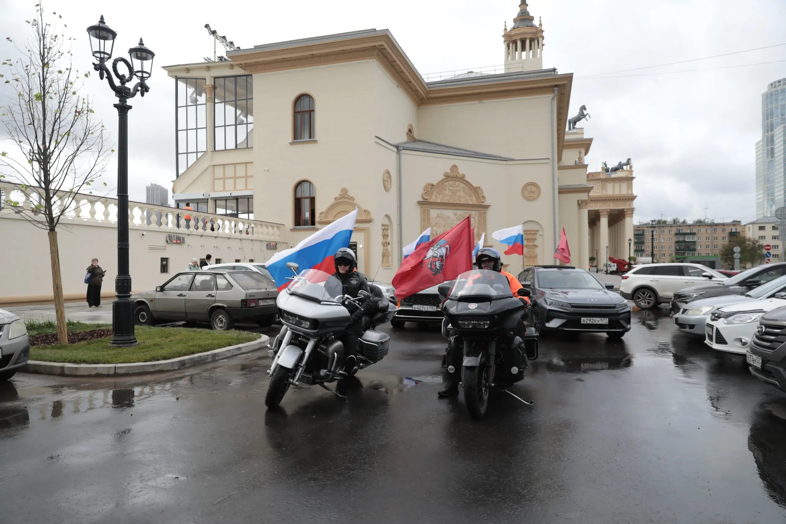 Патриотический автопробег в честь Дня города прошел в Северном округе