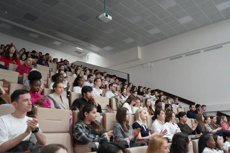 В Медицинском институте РУДН обсудили современные подходы в кардиохирургии и развитие столичного здравоохранения