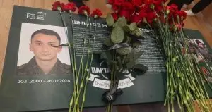 В школе № 2117 открыли «Парту Героя» в память о выпускнике Максиме Шмытове