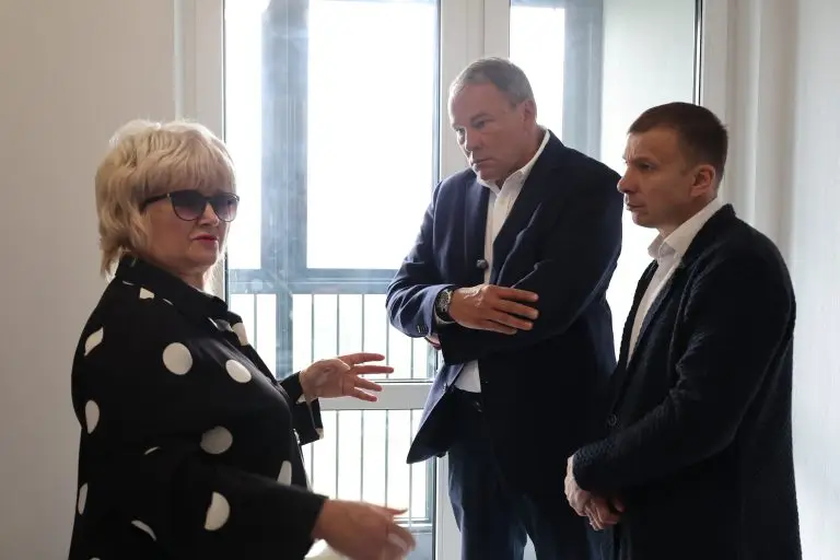 Зампредседателя Госдумы Петр Толстой осмотрел новостройку по реновации на юго-востоке столицы