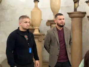 Экскурсию по метро провели для ветеранов СВО в рамках проекта «Мост поколений»