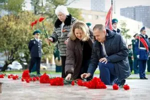 В Филёвском Парке открыли доступ к памятнику погибшим работникам Московского трубного завода