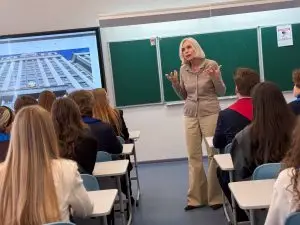 Ирина Белых провела открытый урок для учеников школы № 1409